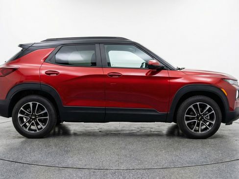 Used 2025 Chevrolet TrailBlazer LT image 11