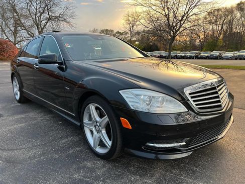 Used 2011 Mercedes-Benz S 400 w/ Sport Pkg image 3