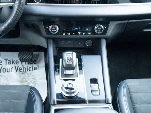 Used 2024 Mitsubishi Outlander SE Black Edition image 31