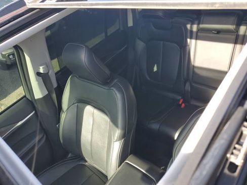 Used 2022 Jeep Grand Cherokee Limited w/ Luxury Tech Group II image 38