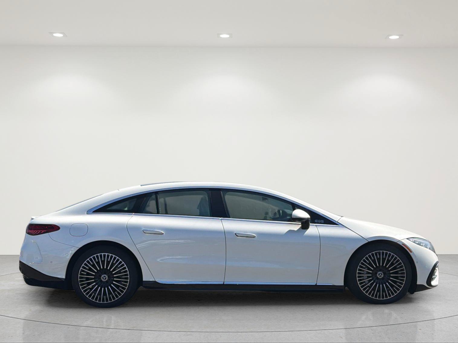 Used 2023 Mercedes-Benz EQS 580 4MATIC Sedan image 5