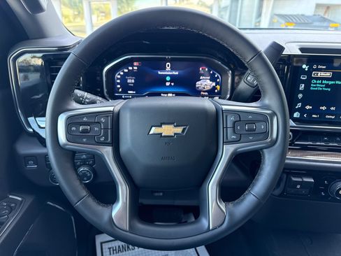 Used 2025 Chevrolet Silverado 1500 LT AWD/4WD image 14