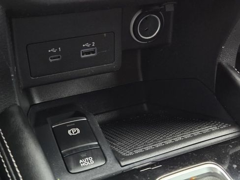 Certified 2023 Nissan Kicks SR FWD image 22
