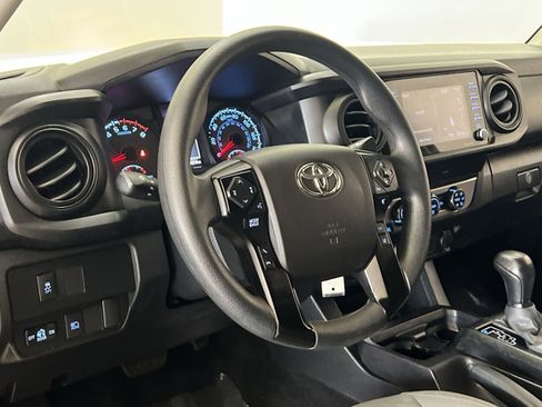 Used 2022 Toyota Tacoma SR w/ SR Convenience Package RWD image 15