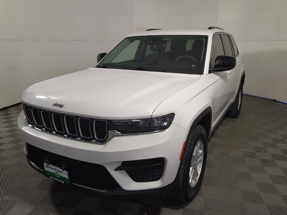 Used 2023 Jeep Grand Cherokee Laredo w/ Luxury Tech Group I AWD/4WD image 15