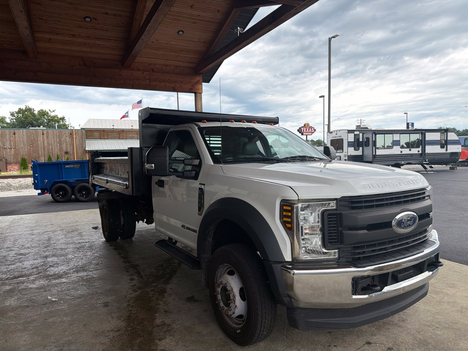 Used 2018 Ford F550 4x4 Regular Cab Super Duty image 11