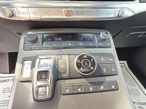 Used 2022 Hyundai Palisade Limited w/ Winter Package AWD/4WD image 35