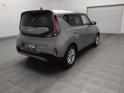 Used 2025 Kia Soul LX FWD image 9