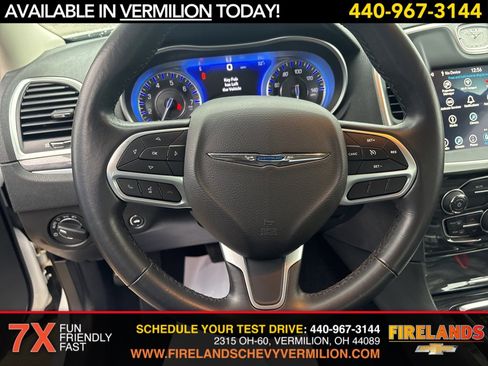 Used 2022 Chrysler 300 Touring w/ Sport Appearance Package image 16