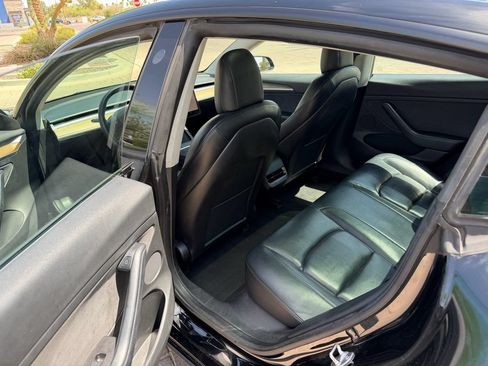 Used 2022 Tesla Model 3 RWD image 9