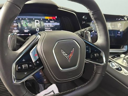 Used 2025 Chevrolet Corvette Stingray Coupe w/ 1LT RWD image 21