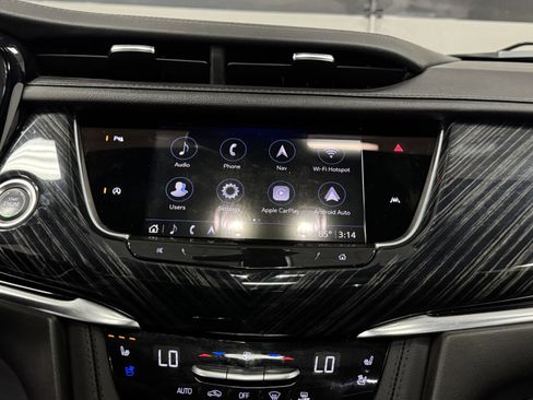 Used 2025 Cadillac XT6 Premium Luxury image 34
