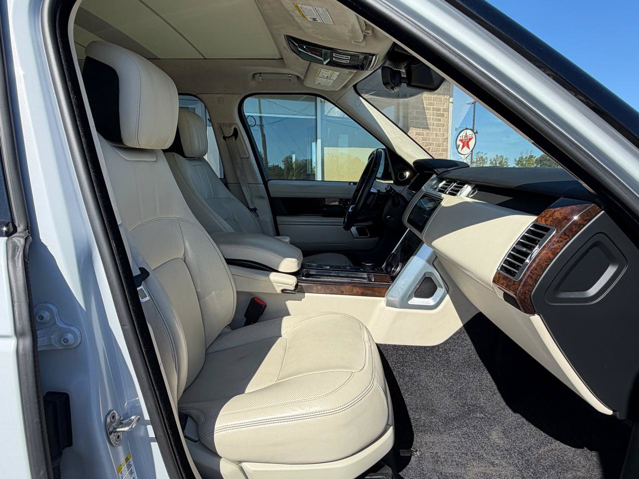 Used 2020 Land Rover Range Rover HSE AWD/4WD image 12