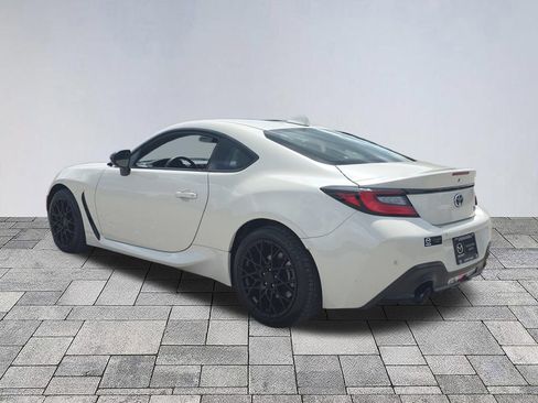 Used 2023 Toyota GR86 RWD image 5