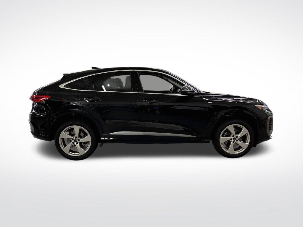 Used 2025 Audi Q5 Premium Plus w/ Premium Plus AWD/4WD image 6