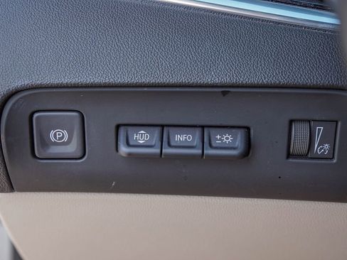 Used 2023 Buick Enclave Avenir image 29