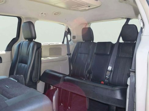 Used 2015 Chrysler Town & Country Touring-L w/ Trailer Tow Group image 22