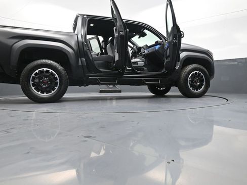 Certified 2025 Toyota Tacoma TRD Off-Road image 48