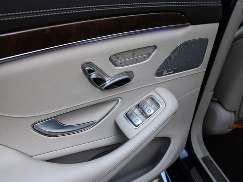 Used 2017 Mercedes-Benz S 550 Sedan image 16