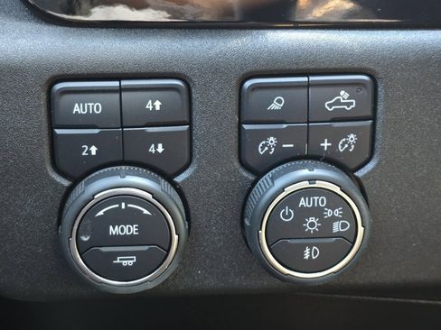 Certified 2024 Chevrolet Silverado 3500 High Country w/ High Country Premium Package image 29