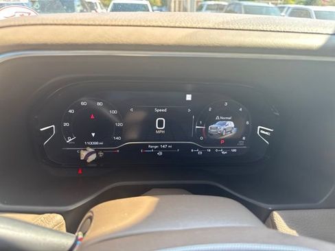 Used 2022 GMC Yukon XL Denali RWD image 9