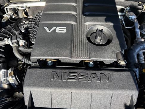 Used 2023 Nissan Frontier PRO-4X w/ Pro-4X Premium Package image 14