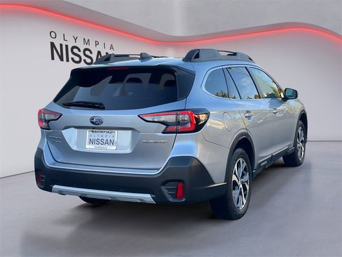 Used 2022 Subaru Outback Limited image 5