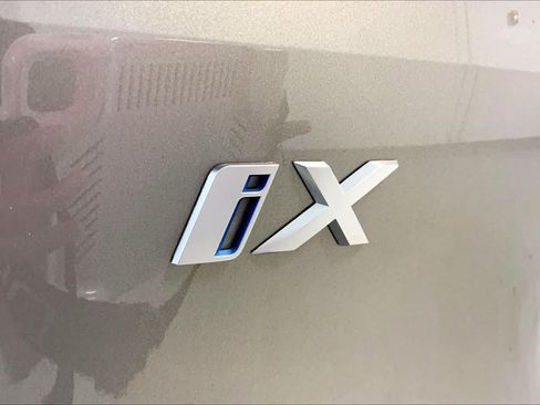 Used 2024 BMW iX xDrive50 w/ Premium Package AWD/4WD image 29