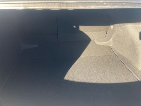 Used 2025 Toyota Corolla LE image 31