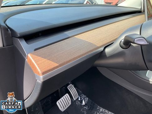 Used 2022 Tesla Model Y Performance image 19