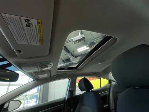 Used 2018 Hyundai Elantra Value Edition w/ Cargo Package FWD image 14