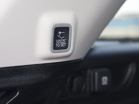 Used 2022 Jeep Grand Cherokee Limited image 68