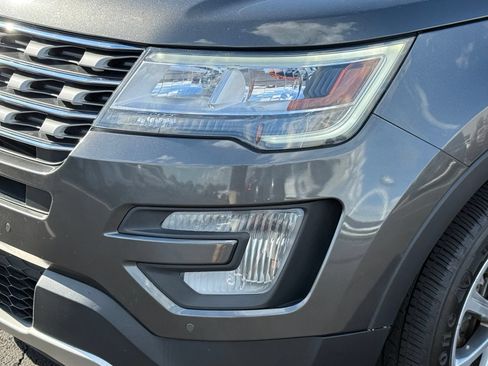Used 2017 Ford Explorer Limited AWD/4WD image 10