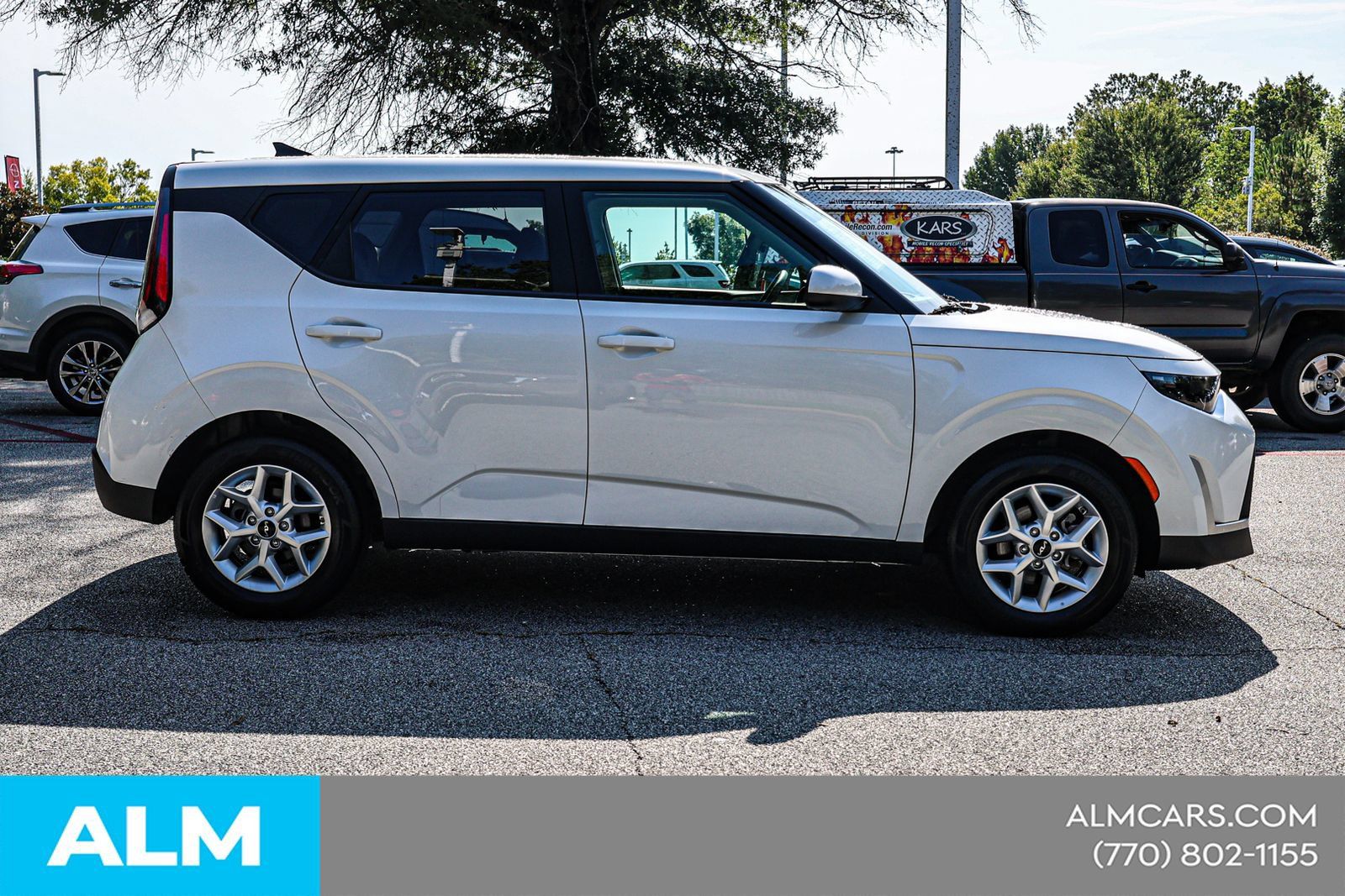 Used 2025 Kia Soul LX w/ LX Technology Package FWD image 10