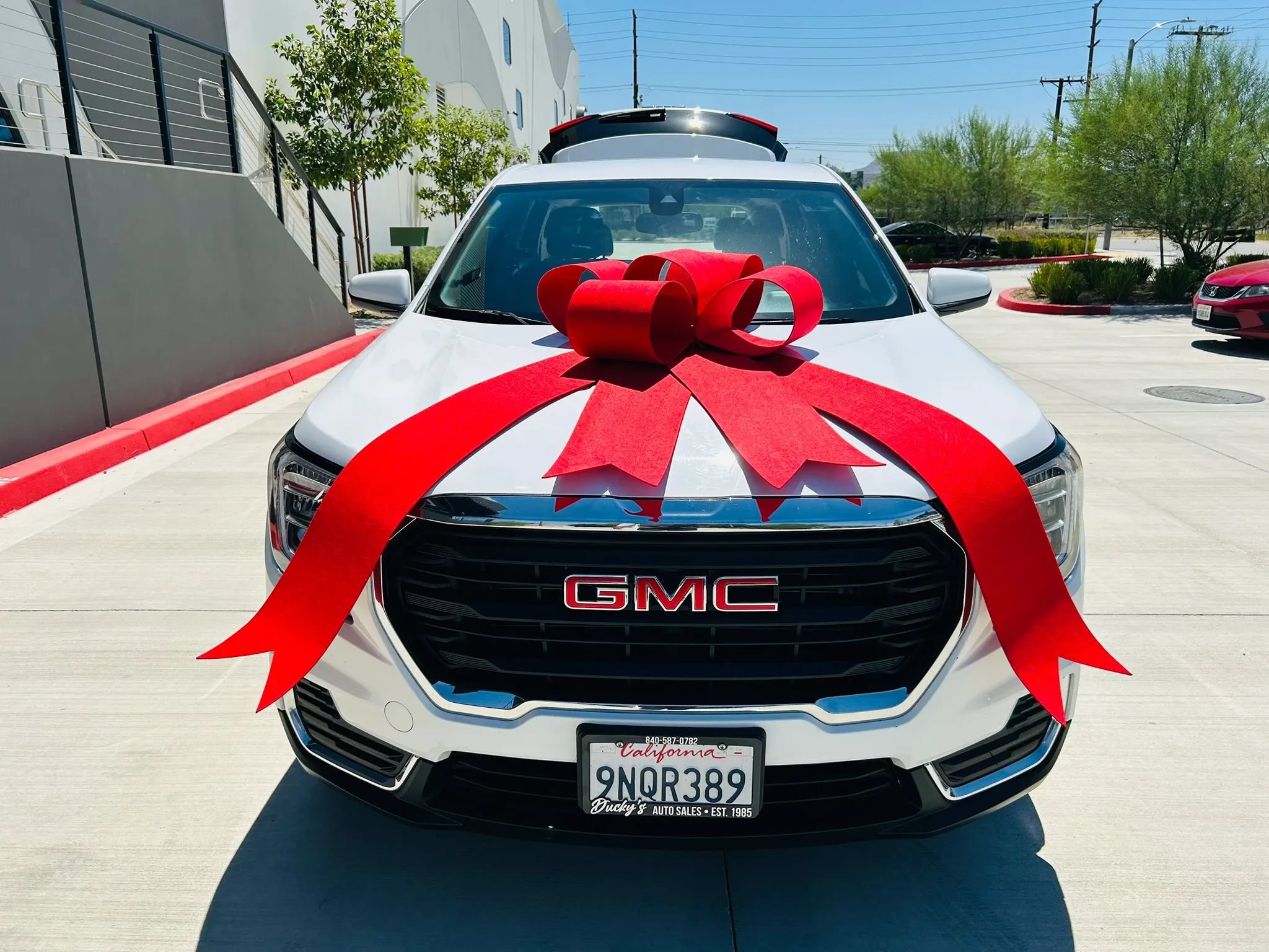 Used 2024 GMC Terrain SLE FWD image 14
