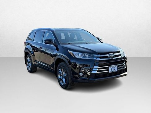 Used 2018 Toyota Highlander Limited Platinum image 9