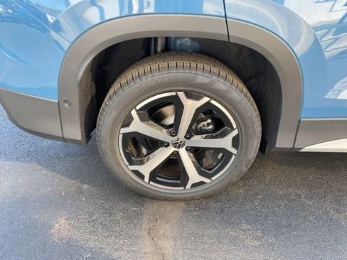 New 2025 Volkswagen Tiguan SE w/ Panoramic Sunroof Package image 21