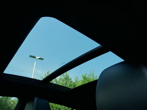 Used 2023 BMW X6 xDrive40i w/ M Sport Package image 33