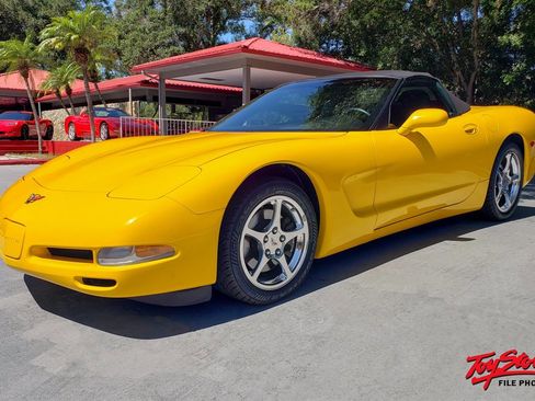 Used 2004 Chevrolet Corvette Convertible w/ Preferred Equipment Group image 4