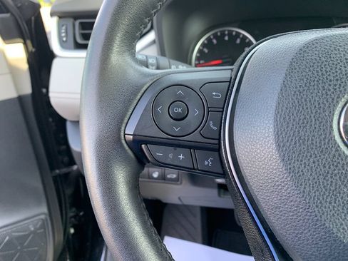 Used 2020 Toyota RAV4 XLE Premium AWD/4WD image 27