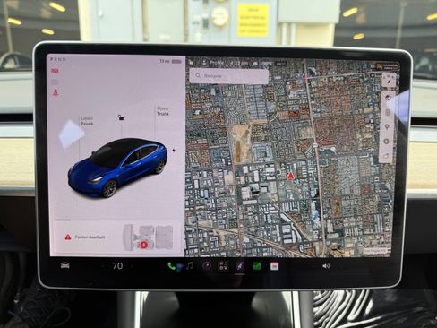 Used 2018 Tesla Model 3 Mid Range RWD image 12