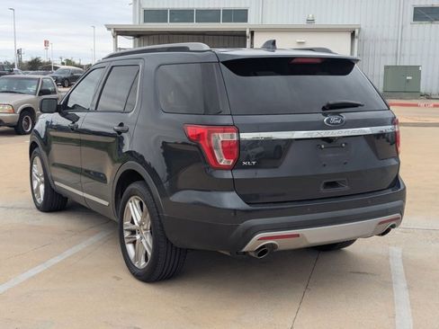 Used 2017 Ford Explorer XLT w/ Equipment Group 202A image 7