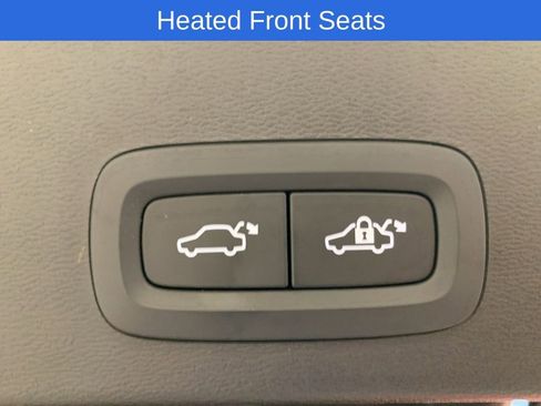 Used 2025 Volvo XC40 B5 Plus image 15