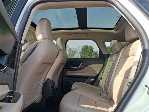 Used 2022 Lincoln Corsair Grand Touring image 10