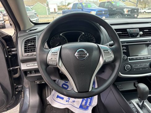 Used 2017 Nissan Altima 2.5 S w/ Power Driver Seat Package FWD image 19