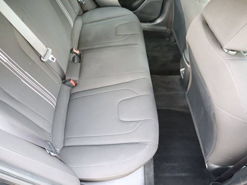 Used 2024 Hyundai Elantra SEL FWD image 43