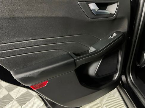 Used 2025 Ford Escape ST-Line image 25