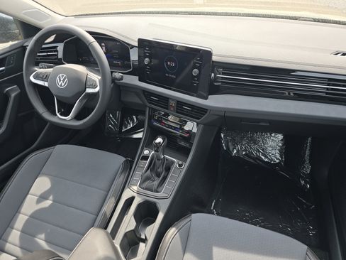 New 2026 Volkswagen Jetta SE FWD image 16