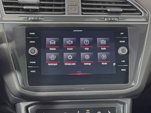 Used 2023 Volkswagen Tiguan SE R-Line image 14
