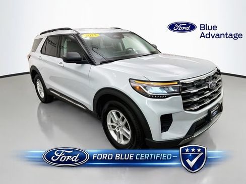 Certified 2025 Ford Explorer Active AWD/4WD image 1